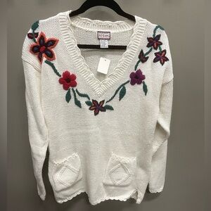 62 East White V-Neck Sweater with Floral Embroidery